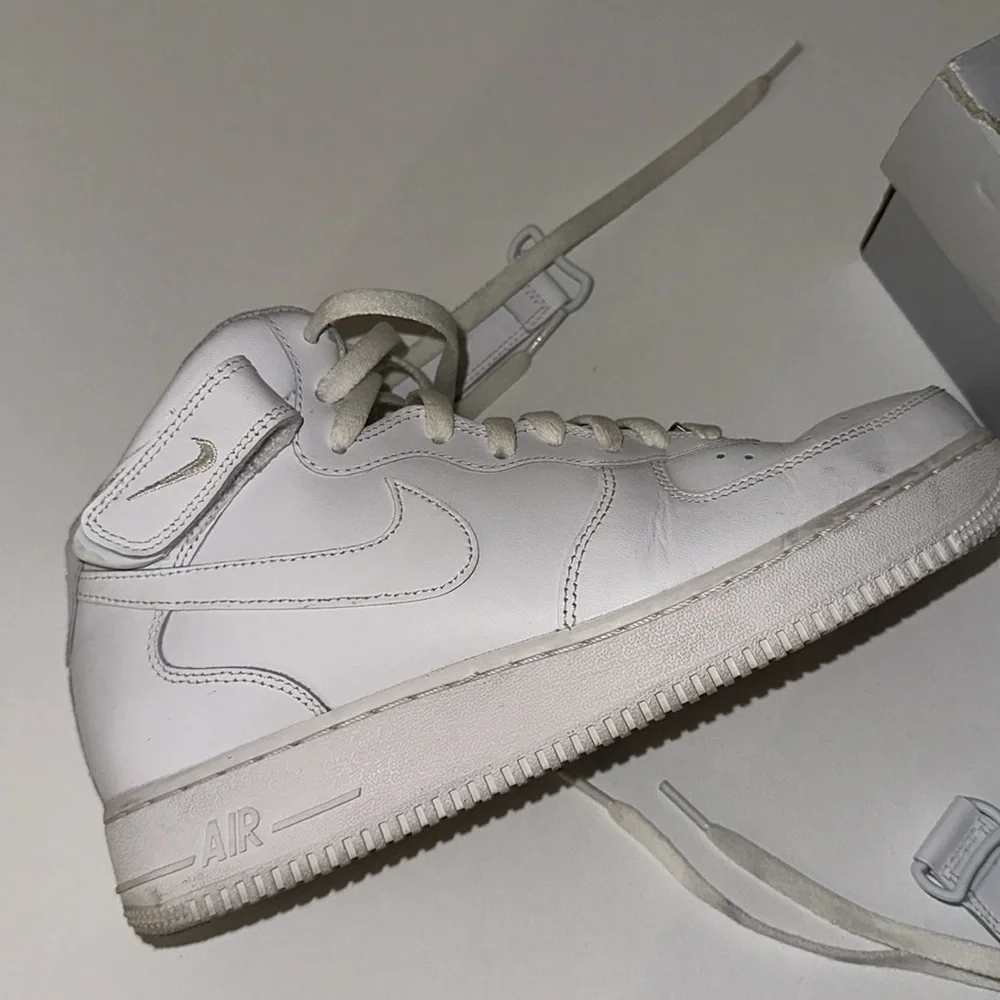 NIKE AIR FORCE 1 MID ‘07